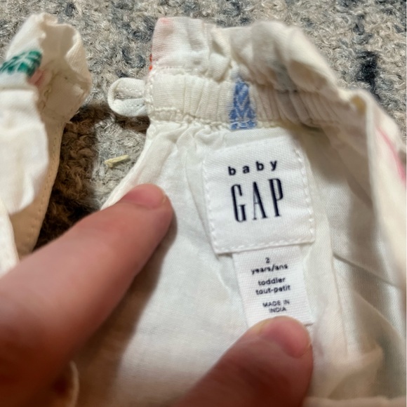 Adorable embroidered camisole - Picture 2 of 6